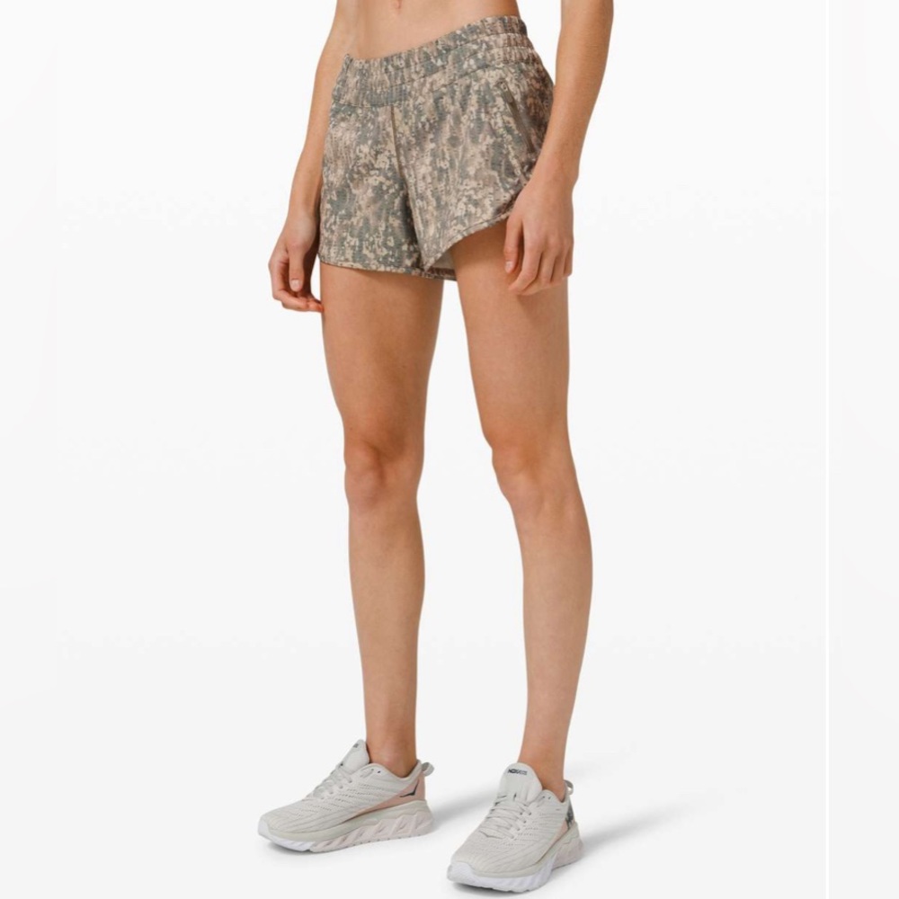 Lululemon Tracker Short V *4" Gritstone White Opal Multi 8